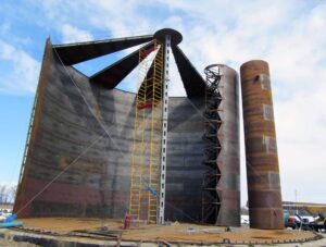 Монтаж резервуара